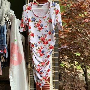 Gorgeous EUC maternity dress.